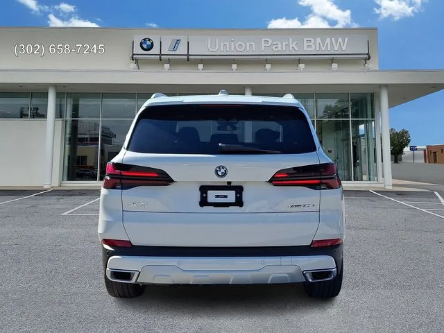 New 2026 Alpine White BMW xDrive50e image 5