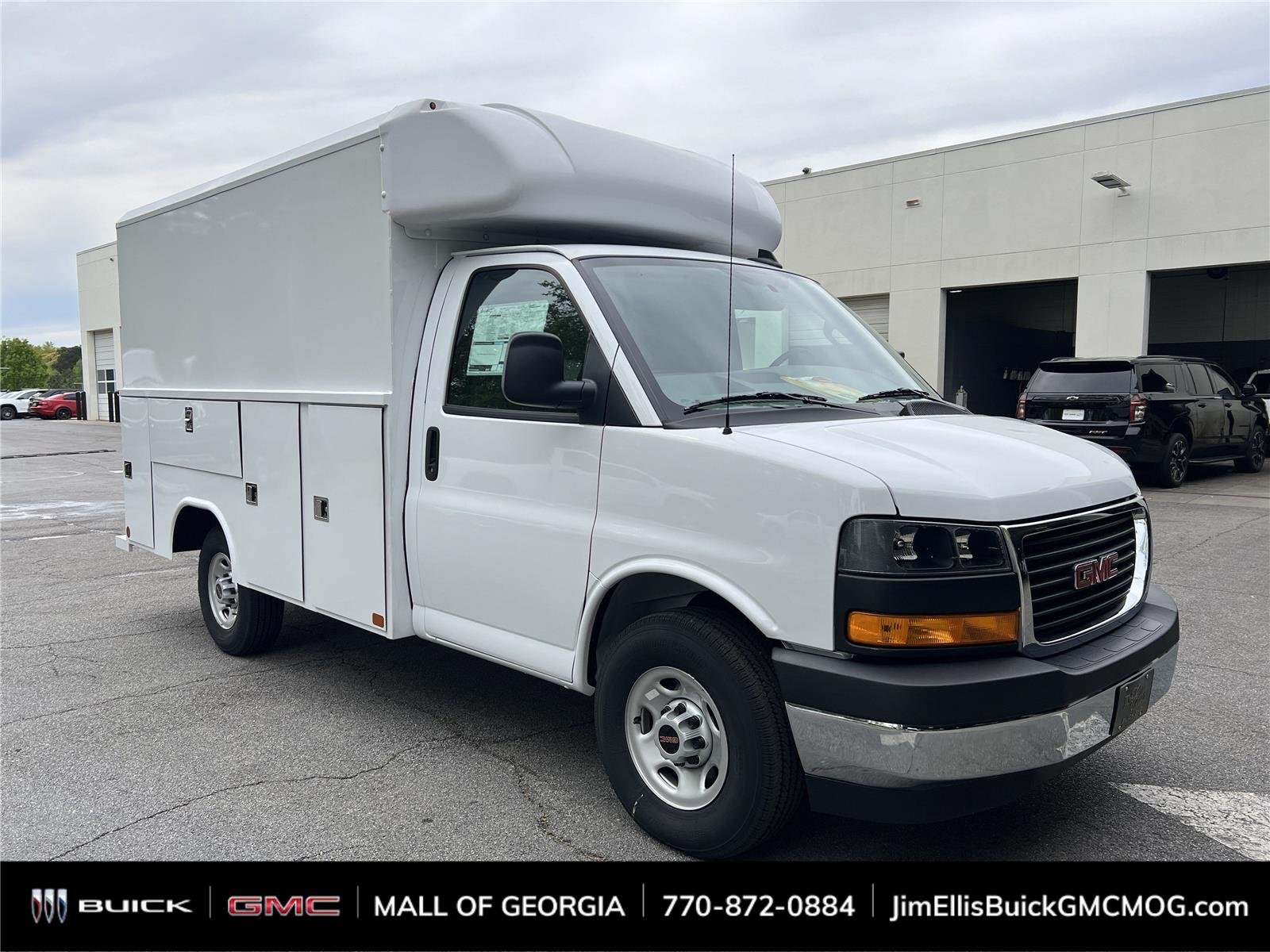 2025 GMC Savana Cutaway