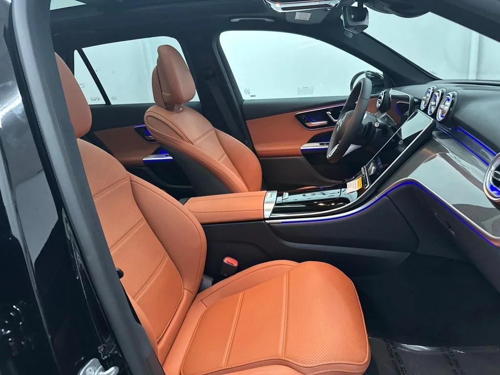 New 2027 Black Mercedes-Benz GLC 300 image 28