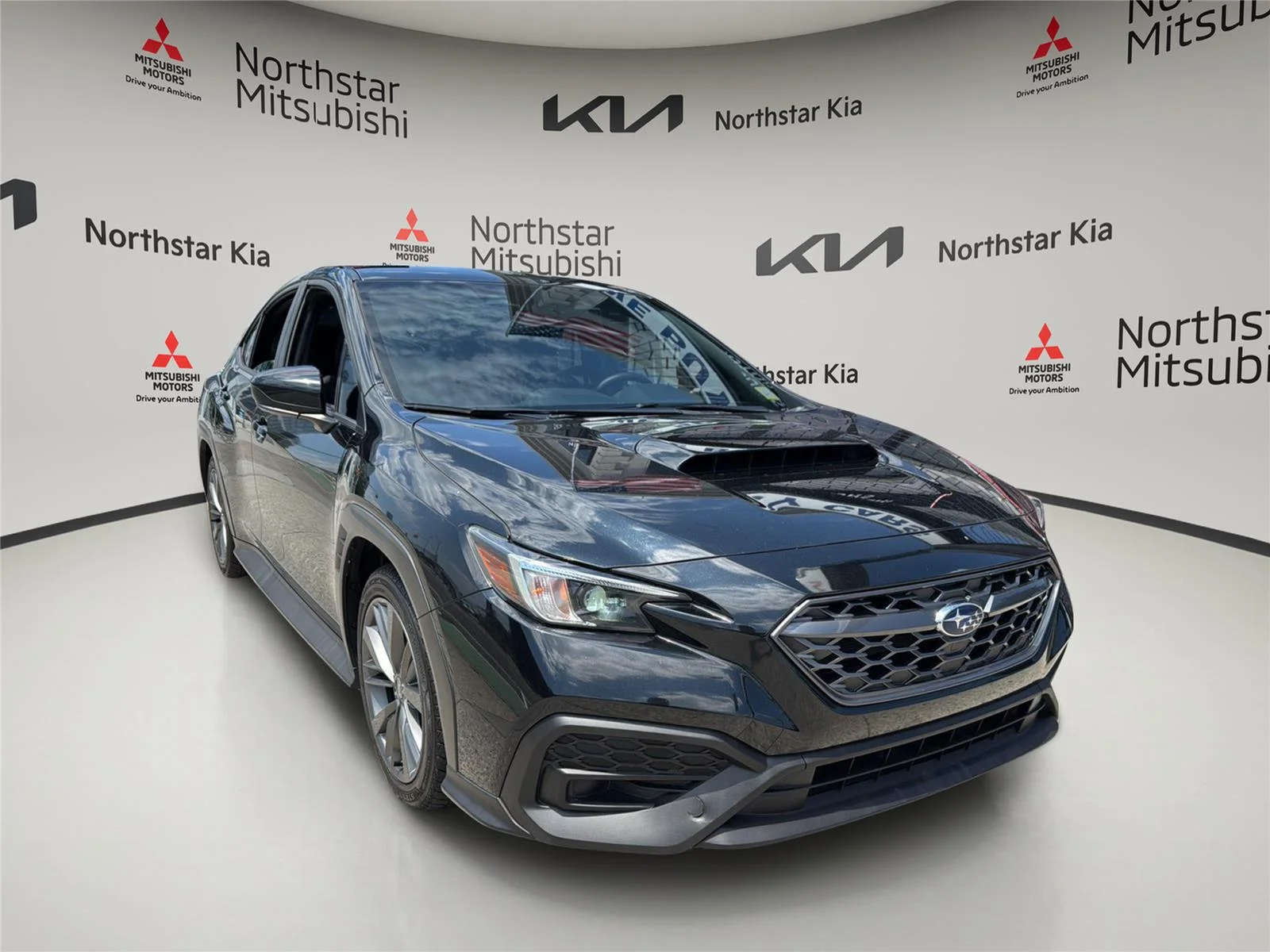 Used 2022 Crystal Black Silica Subaru BASE image 10