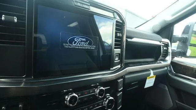New 2026 Oxford White Ford F-350® Lariat® image 18
