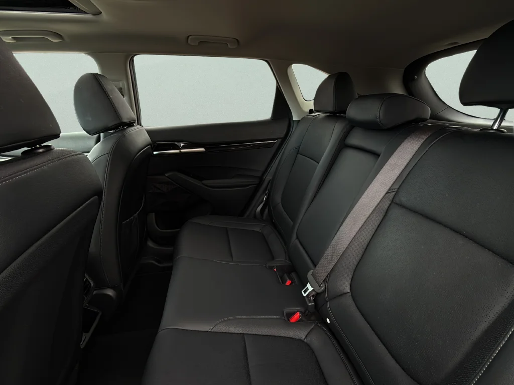 Used 2024 Pluton Blue Kia SX image 28