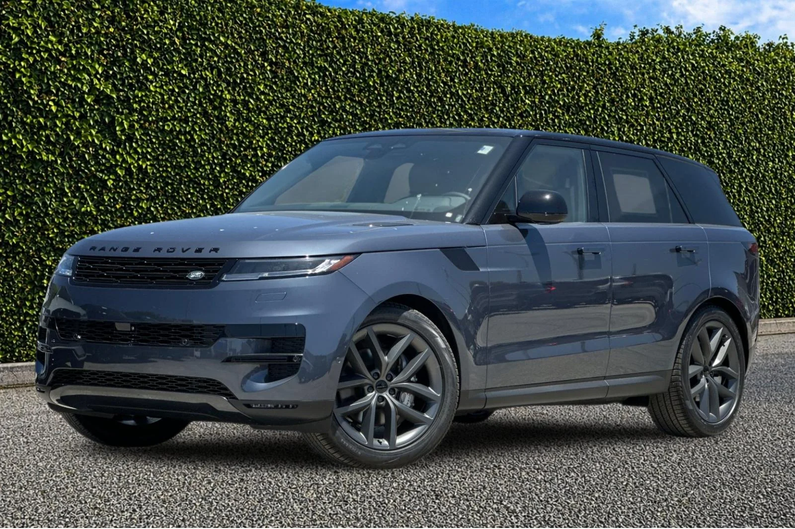 New 2026 Varesine Blue Land Rover SE image 2