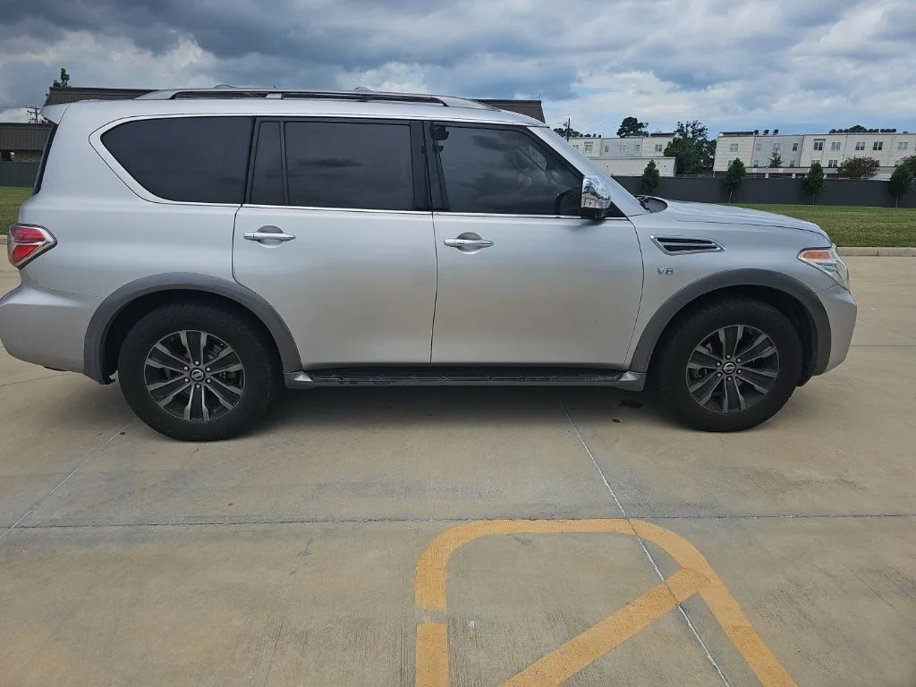 Used 2017 Silver Nissan Platinum image 9