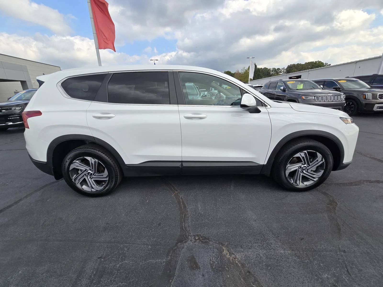 Used 2023 Serenity White Pearl Hyundai SE image 8