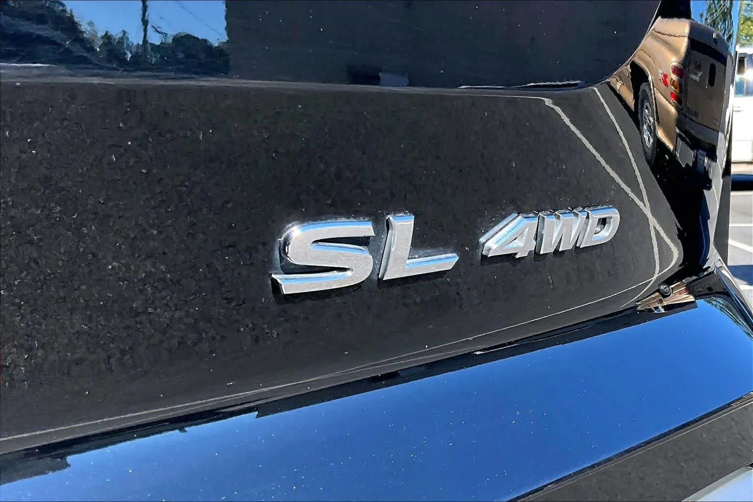 Used 2025 Super Black Nissan SL image 10