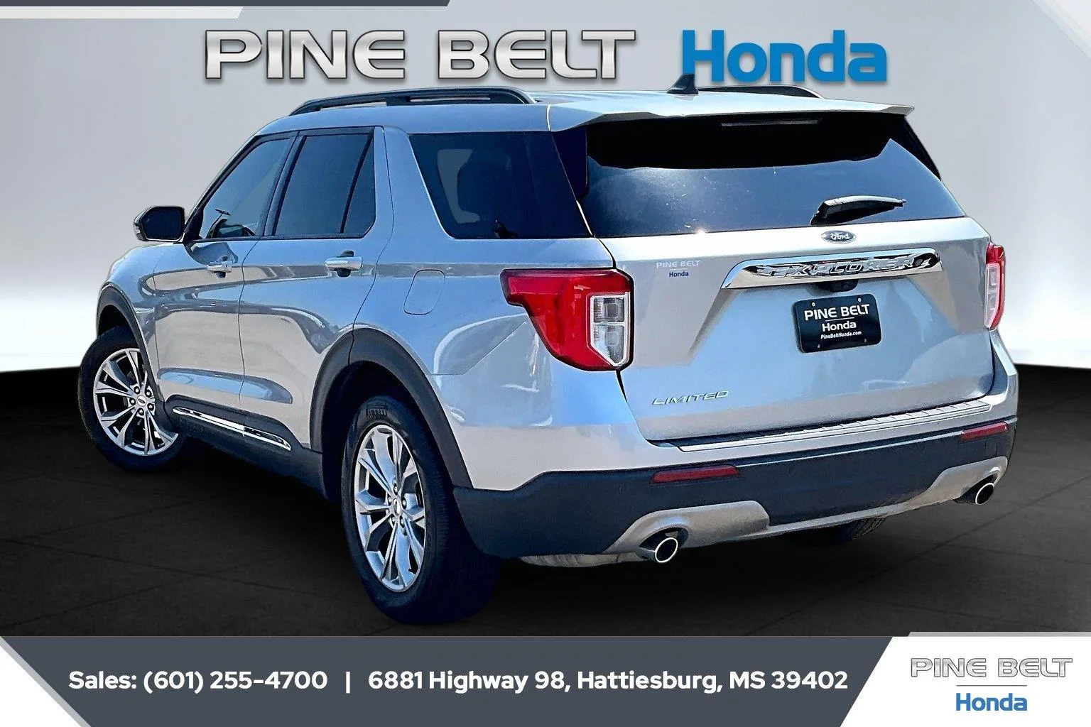 Used 2023 Iconic Silver Ford Limited image 2