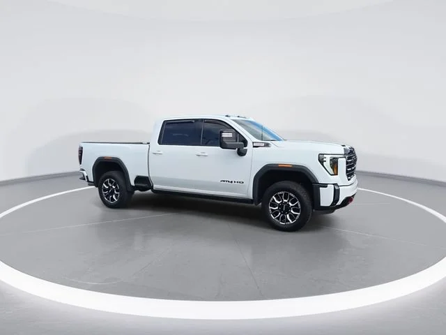Used 2024 White GMC AT4 image 2