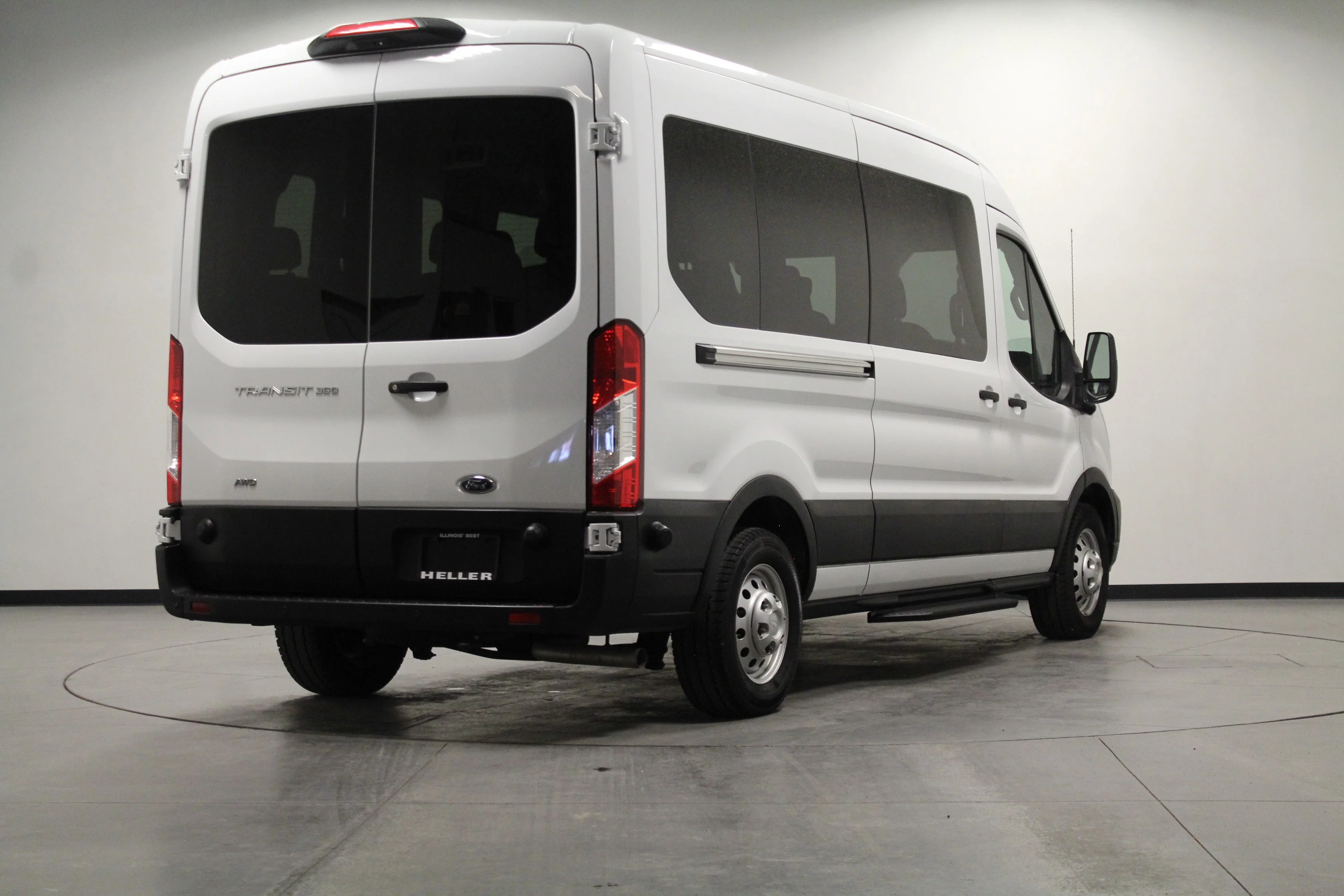 2024 Ford Transit Passenger Van XL - Photo 4