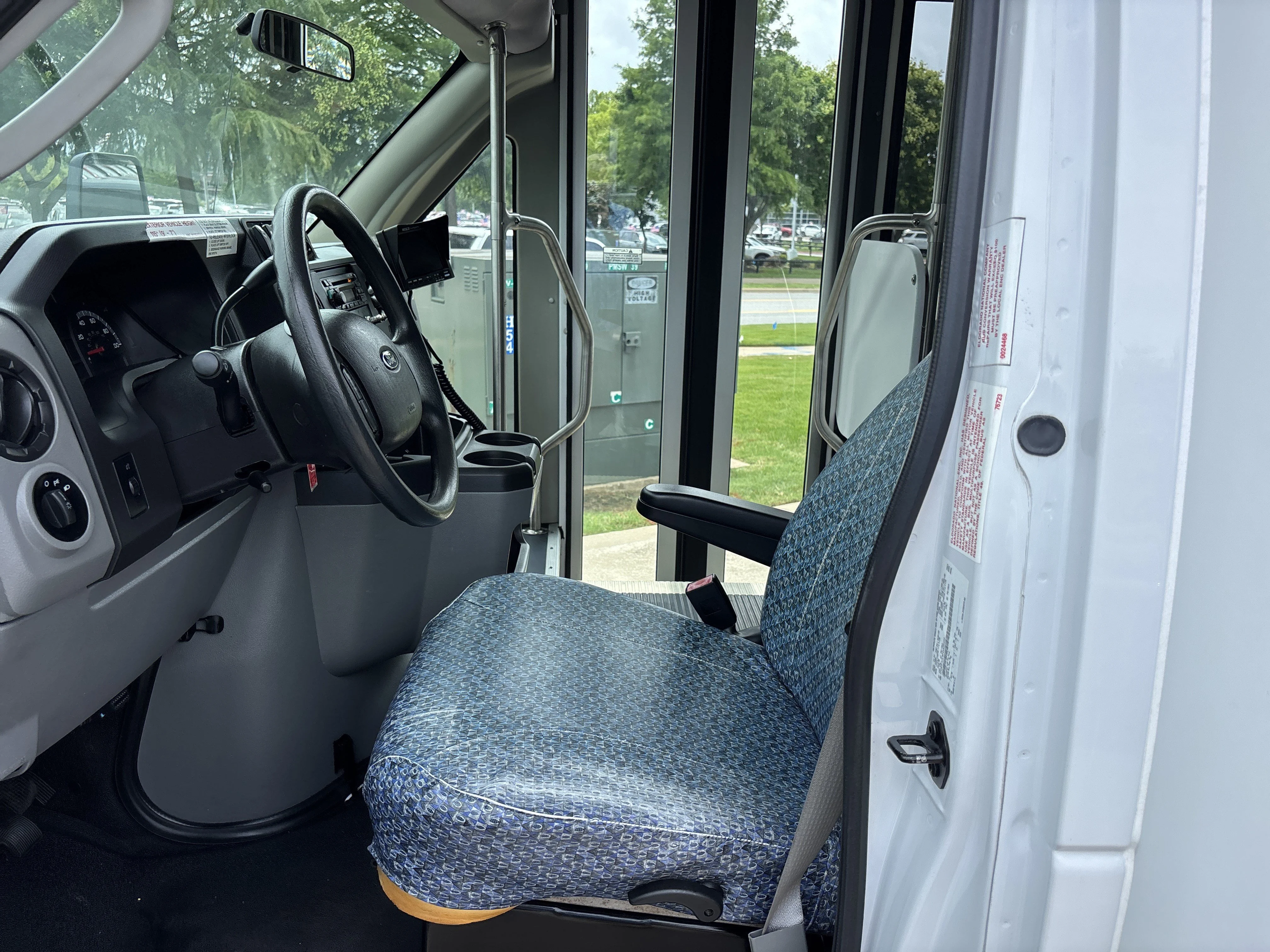 Used 2015 White Ford  image 13