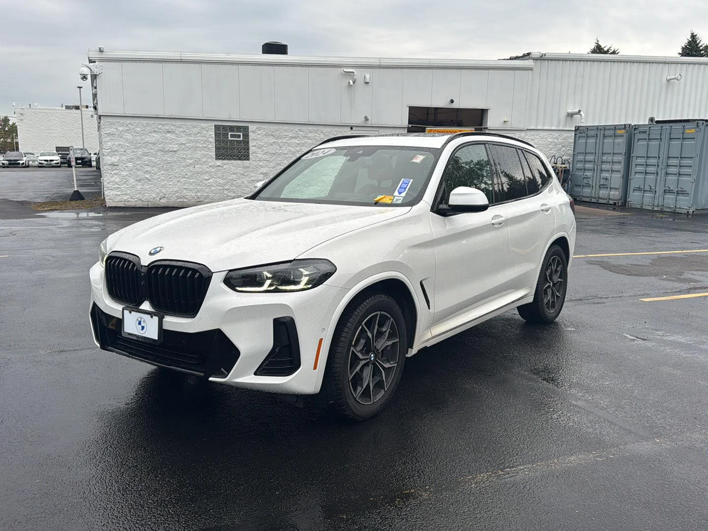 Used 2024 Mineral White Metallic BMW xDrive30i image 7