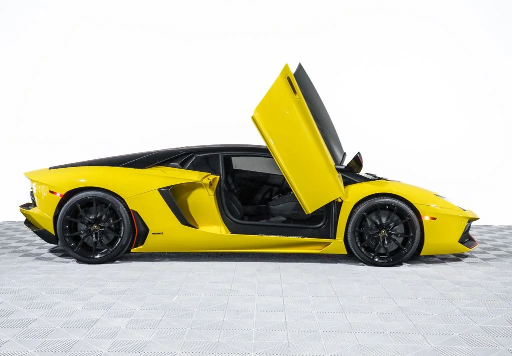 Used 2016 Yellow Lamborghini LP700-4 image 23