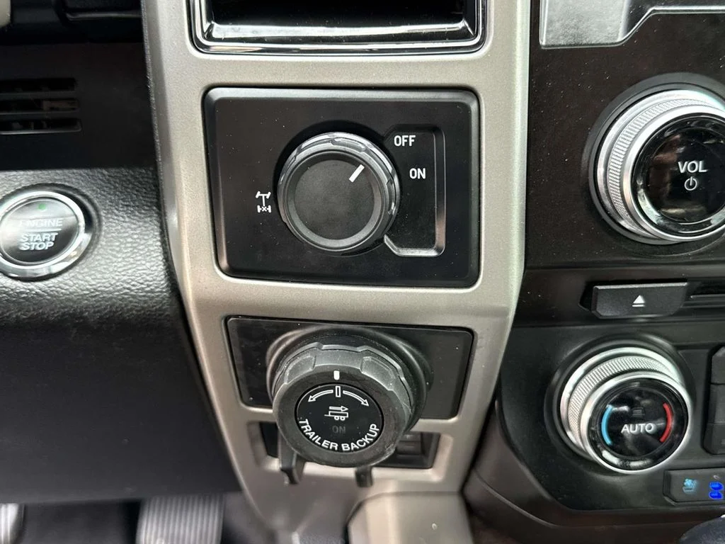 Used 2018 Gray Ford Lariat image 23