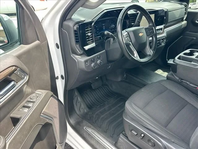 Used 2023 White Chevrolet LT image 13