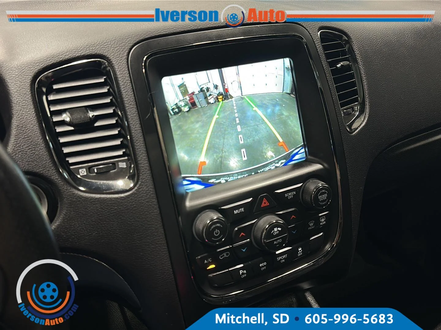 Used 2018 Ivory Tri-Coat Pearl Dodge R/T image 20