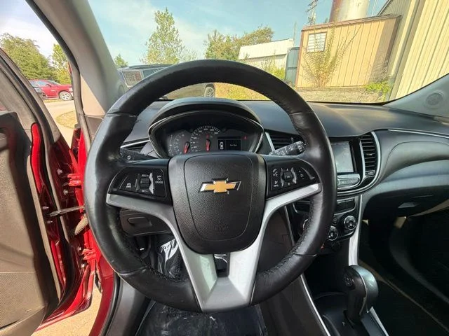 Used 2022 Red Chevrolet LT image 26