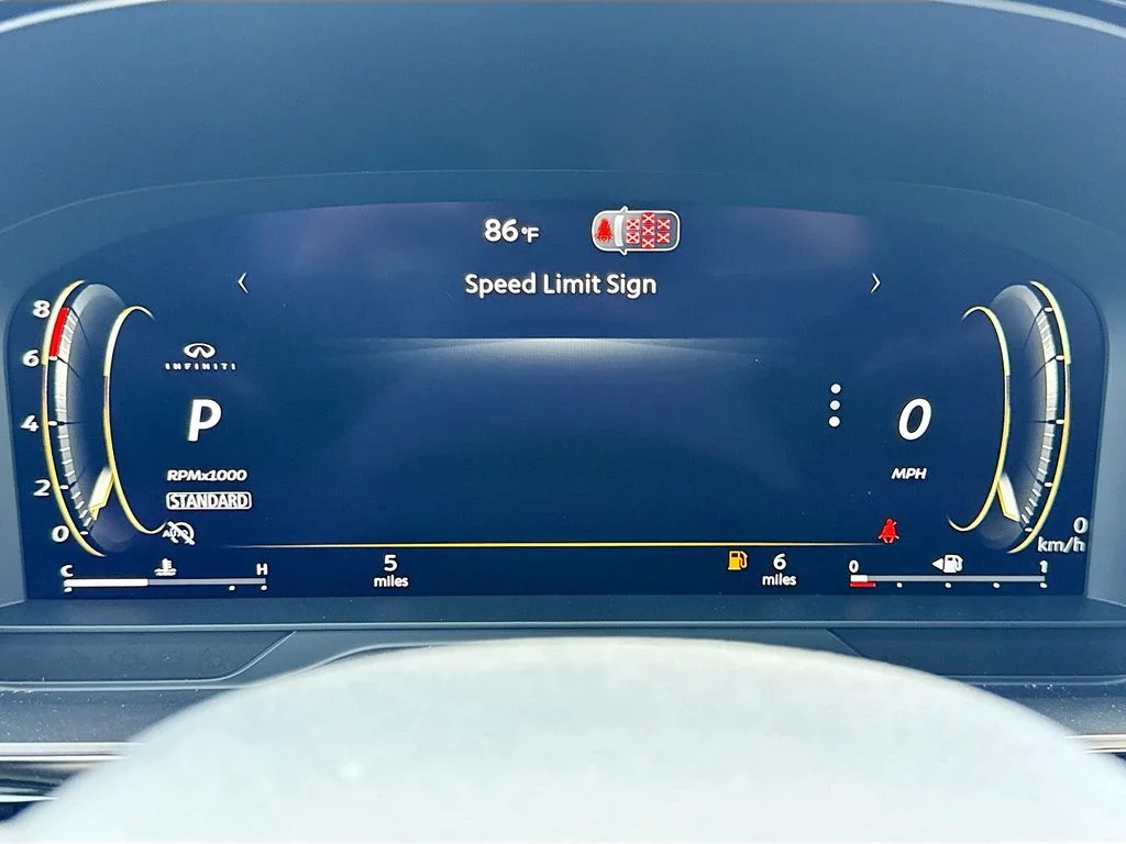 New 2027 RADIANT WHITE INFINITI Luxe FWD image 12
