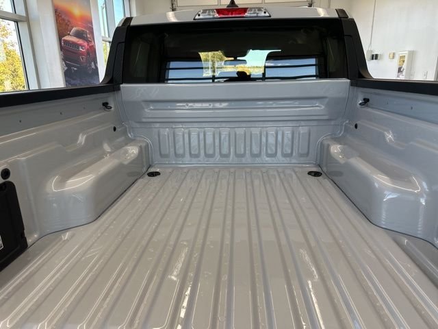 New 2025 Space White Metallic Ford XLT image 41