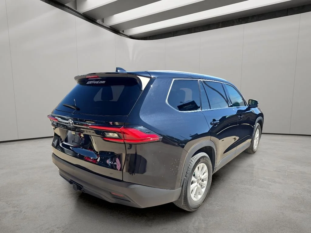 Used 2024 Black Toyota XLE image 5