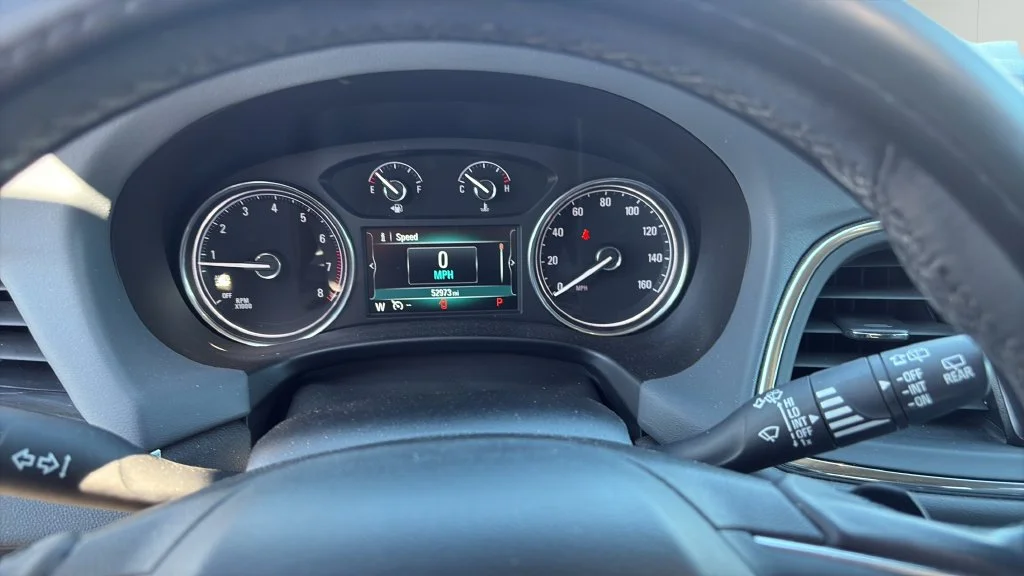 Used 2018 Silver Buick Essence image 10