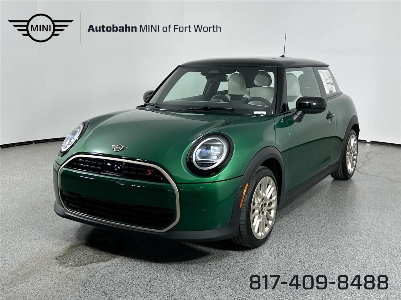 2025 MINI Hardtop Cooper S Signature's photo