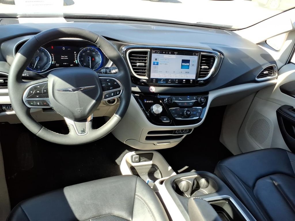 Used 2024 White Chrysler Touring L image 6