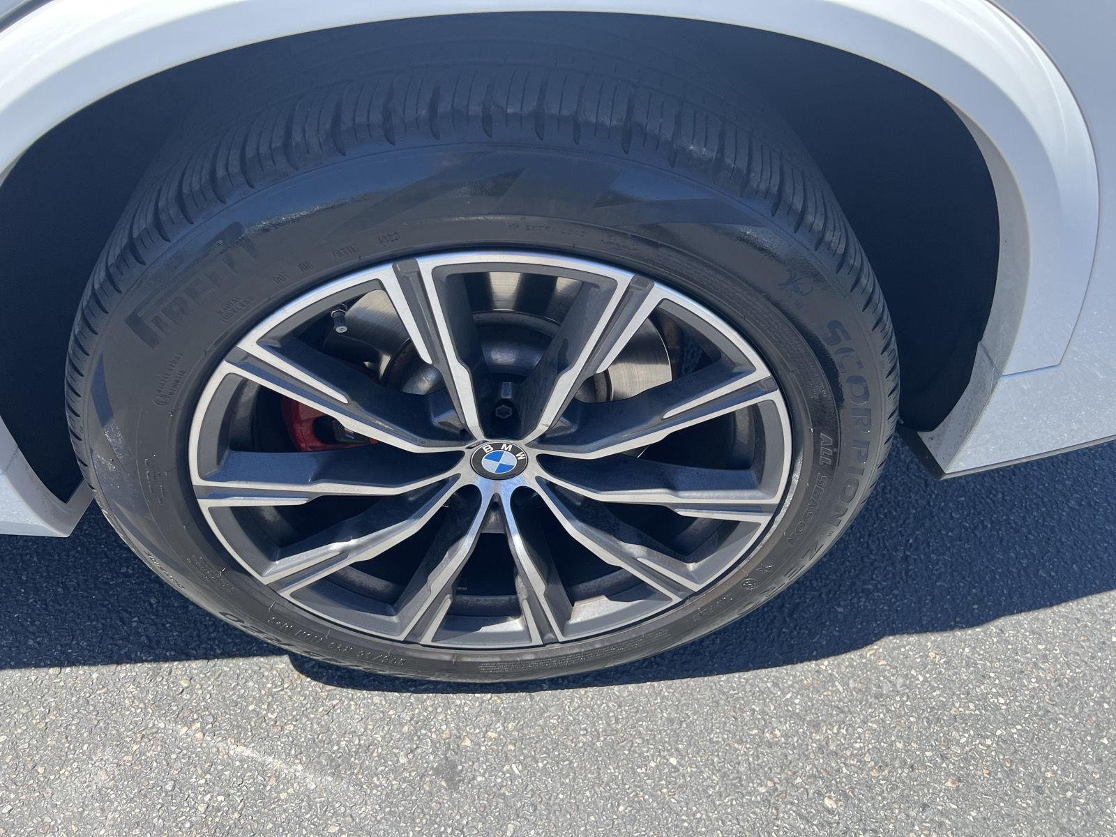 Used 2024 Mineral White Metallic BMW M60i image 13