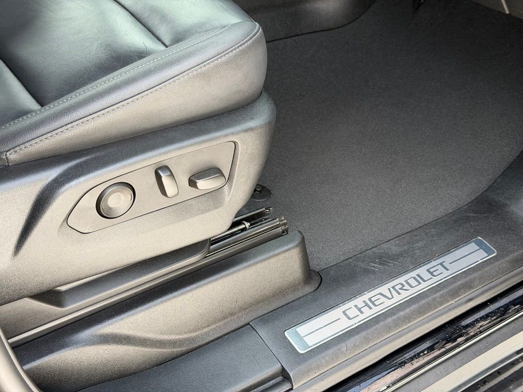 Used 2025 Black Chevrolet LT image 14