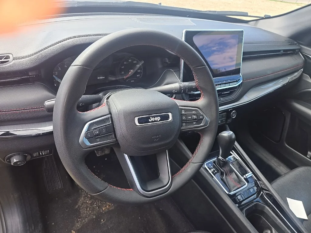 Used 2024 Gray Jeep Trailhawk image 7