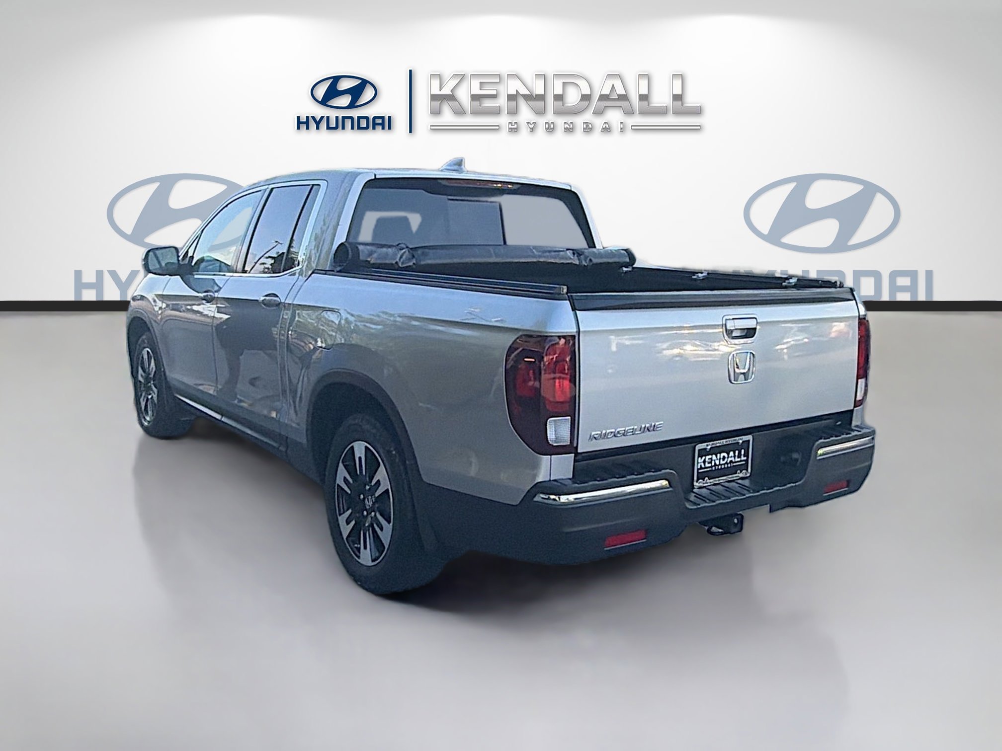 Used 2020 Silver Honda RTL image 4