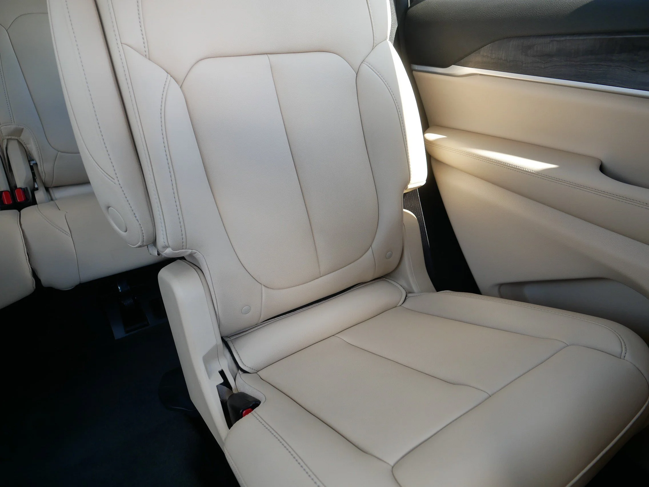 Used 2024 Silver Zynith Jeep Limited image 14
