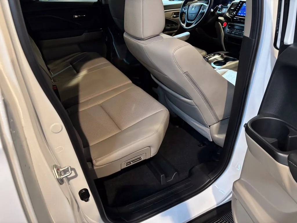 Certified Used 2023 Platinum White Pearl Honda AWD RTL image 36