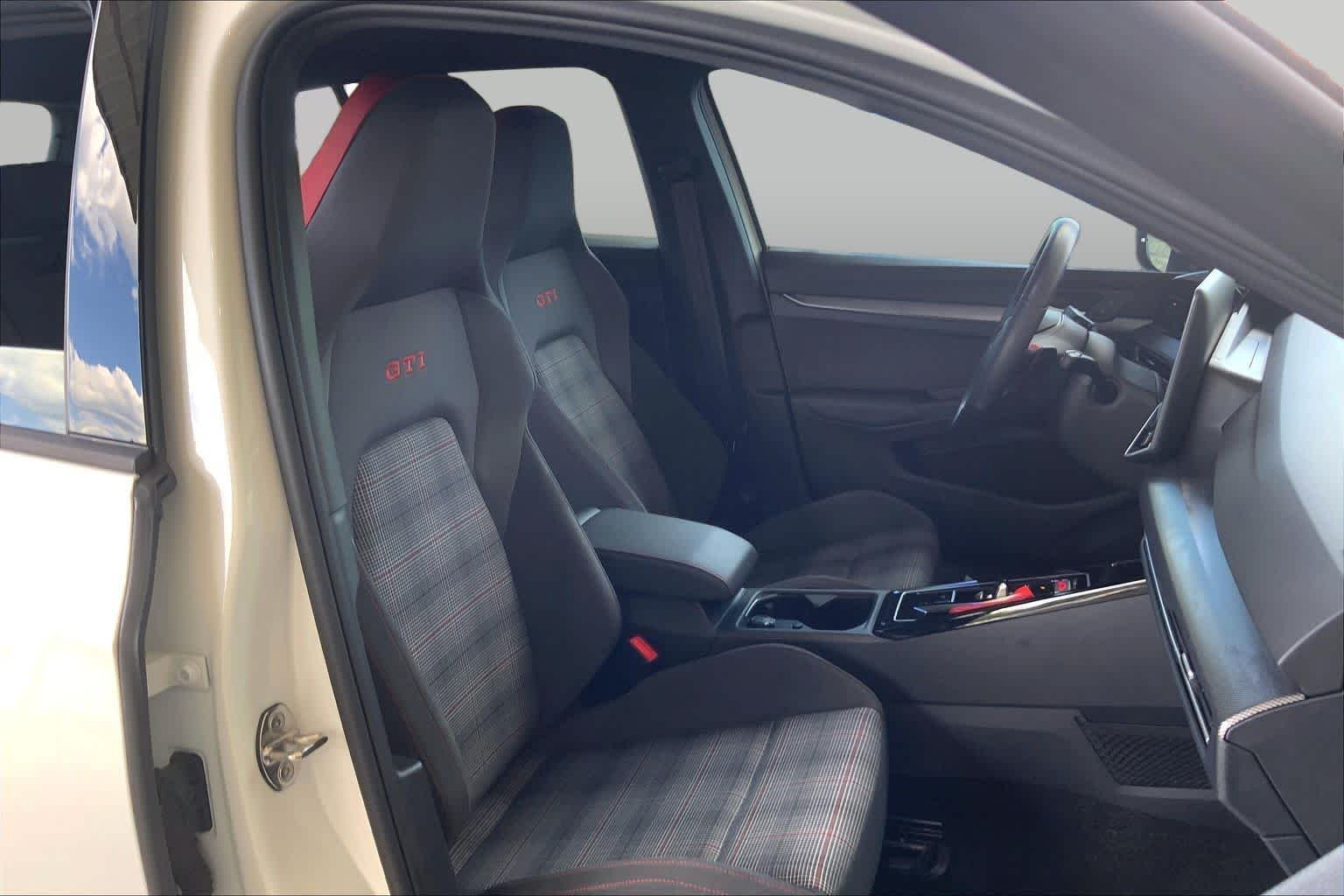 Used 2025 Opal White Pearl Volkswagen S image 9