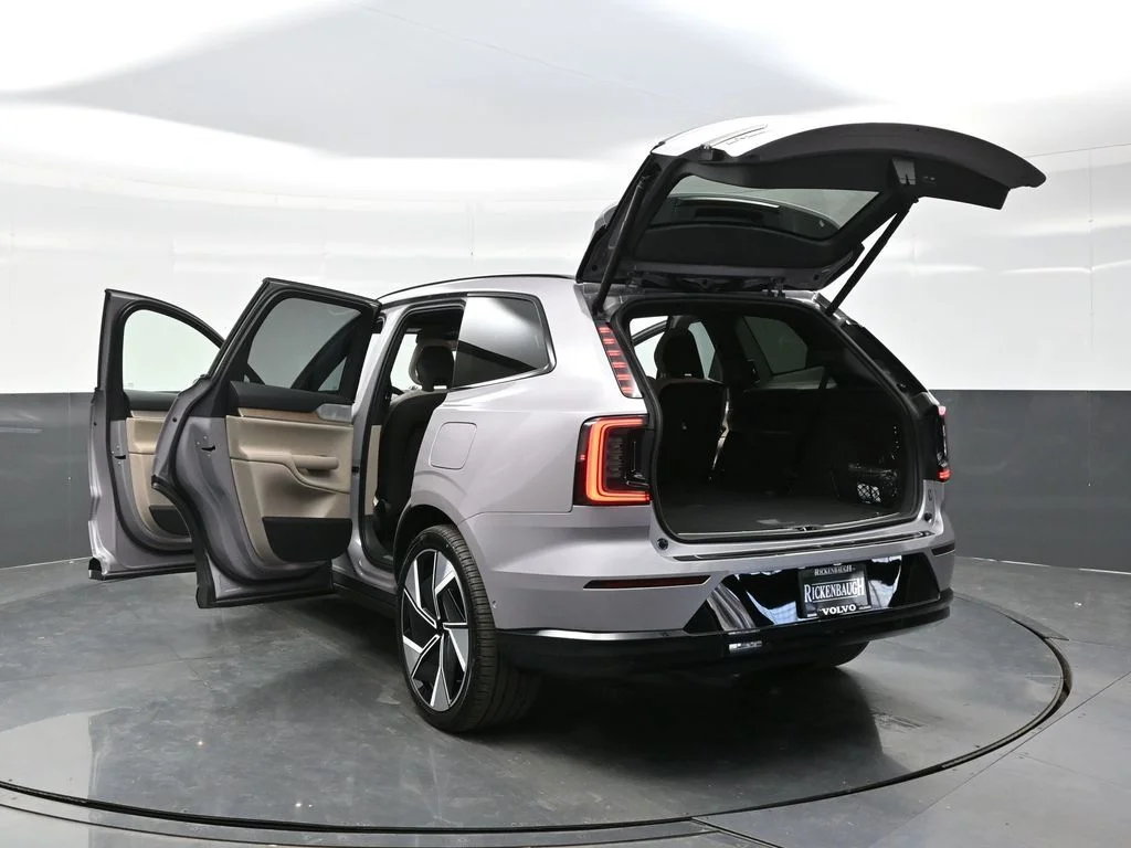 New 2026 Aurora Silver Volvo Ultra image 36
