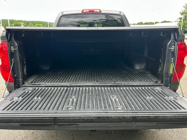 Used 2017 Gray Toyota SR5 image 20