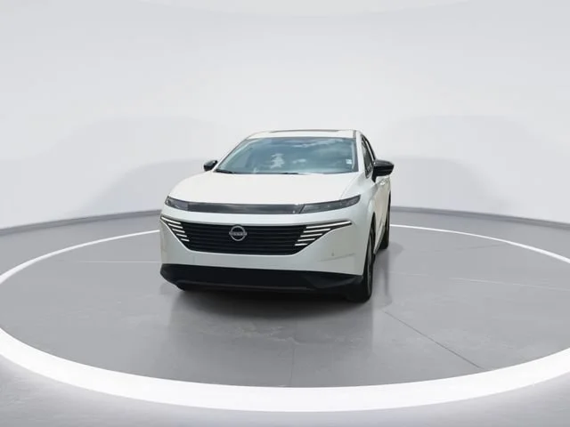 Used 2025 White Nissan SL image 4