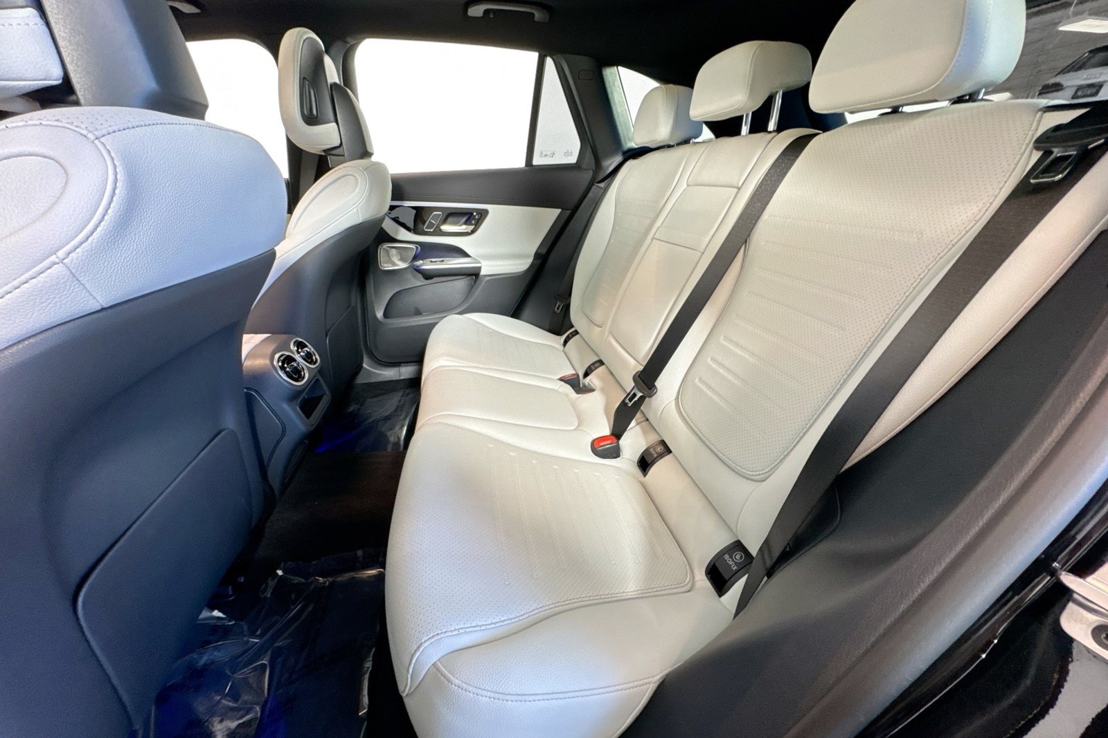 New 2026 Black Mercedes-Benz GLC 300 image 22