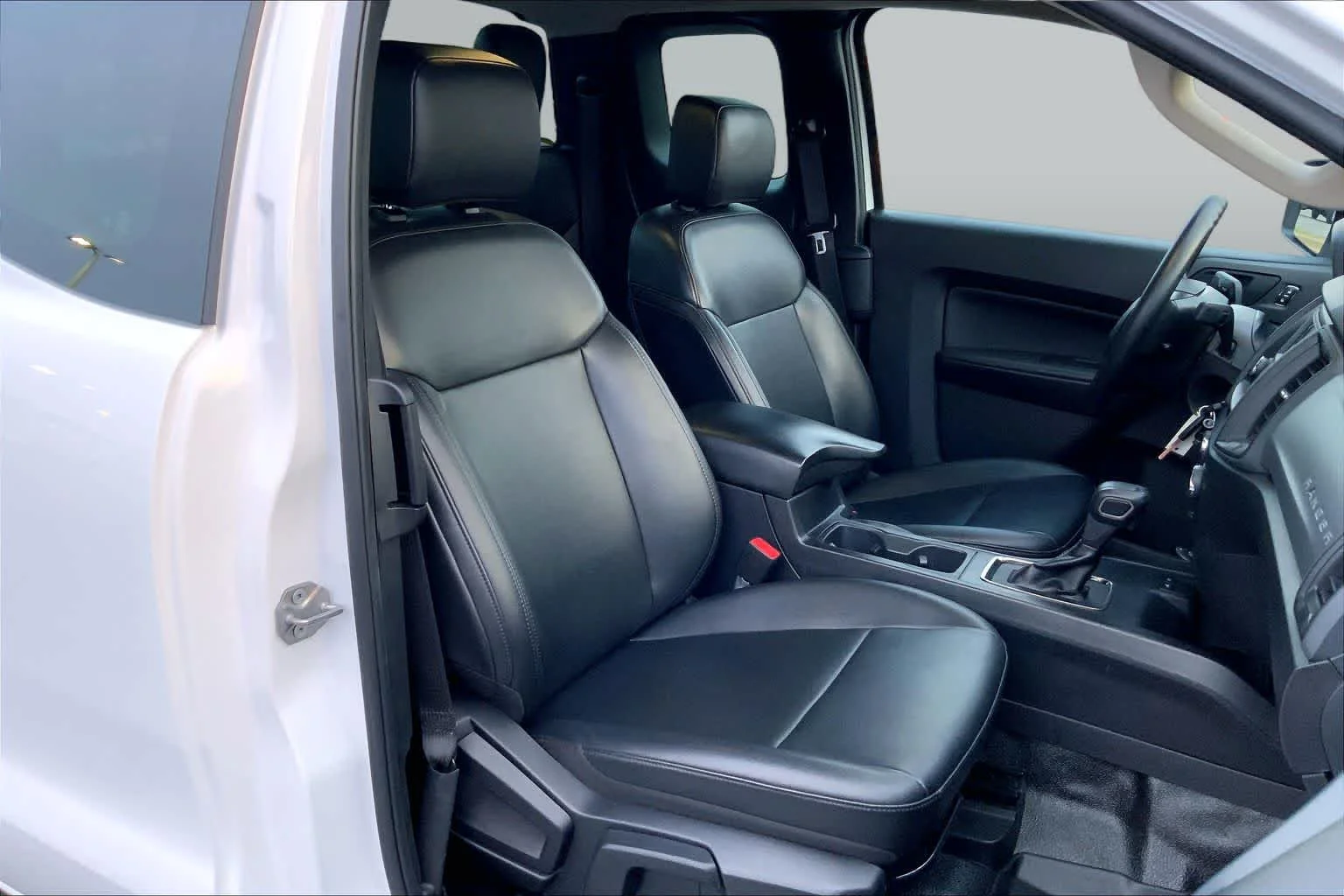 Used 2023 Oxford White Ford XL image 10