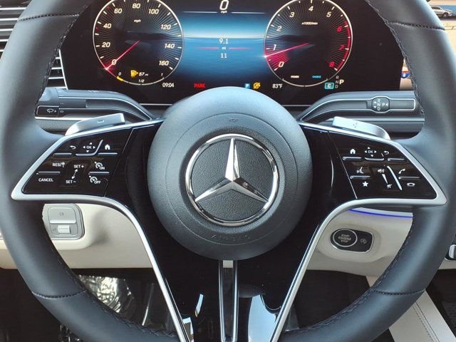 New 2026 Manufaktur Signature Ireland Mid Green Metallic Mercedes-Benz 450 image 8