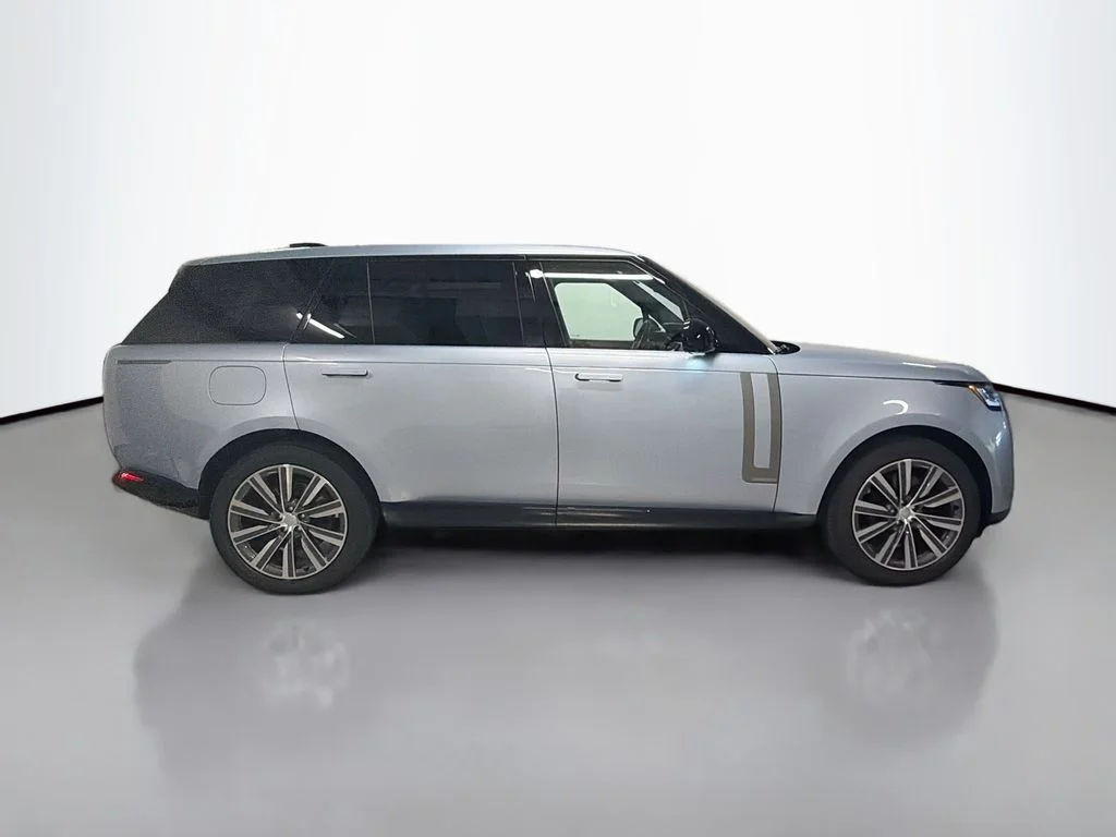 Certified Used 2023 Ionian Silver SV Bespoke Ultra Metallic Satin Land Rover Autobiography image 8