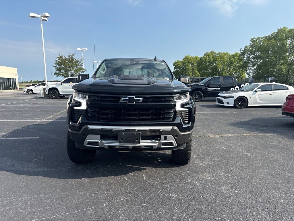Used 2022 Black Chevrolet RST image 9
