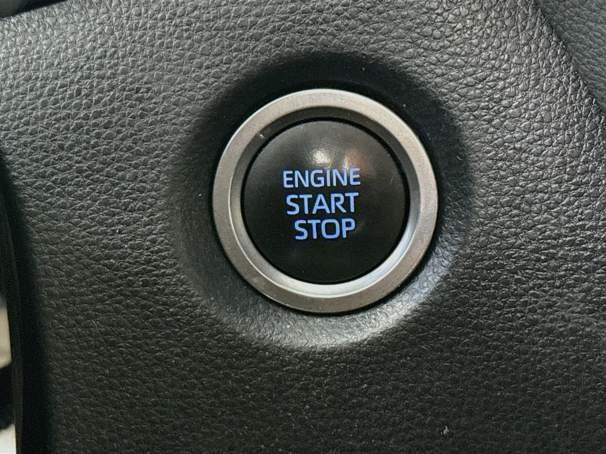 Used 2021 Wind Chill Pearl Toyota SE image 17