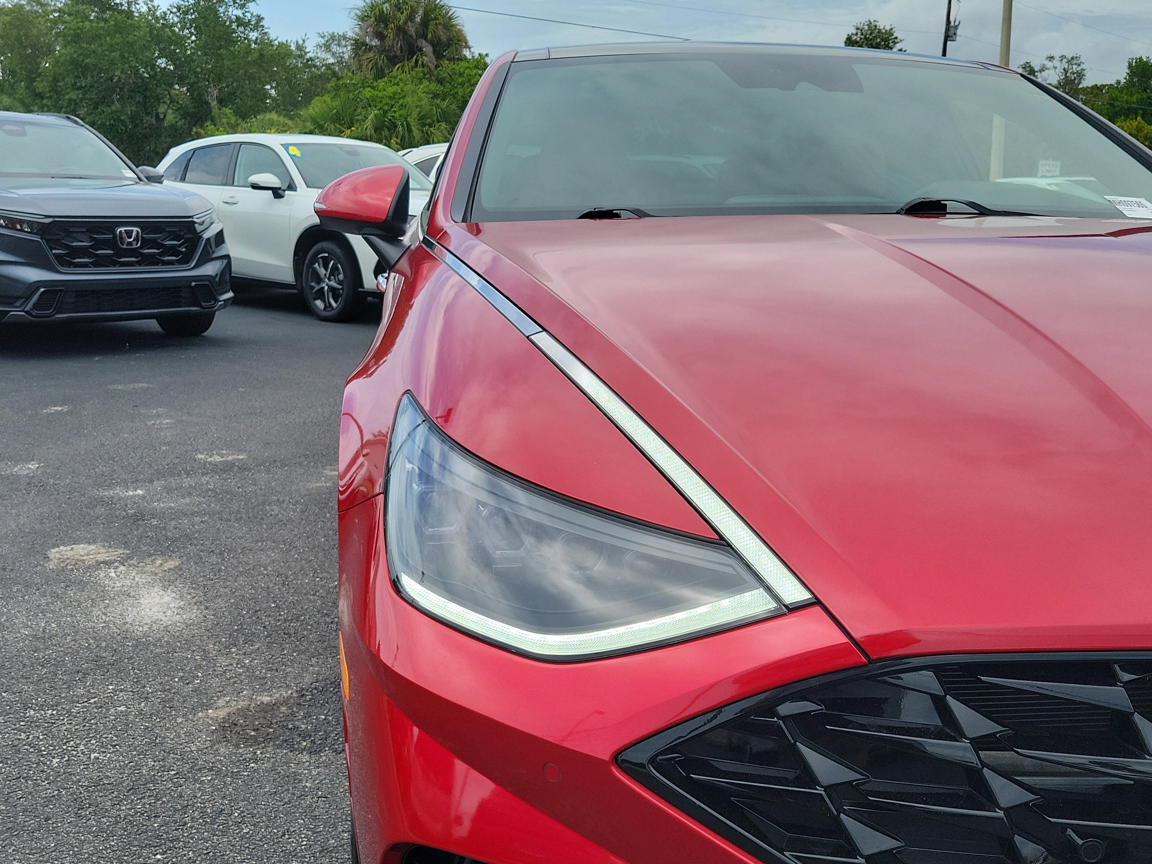 Used 2021 Calypso Red Hyundai Limited image 6