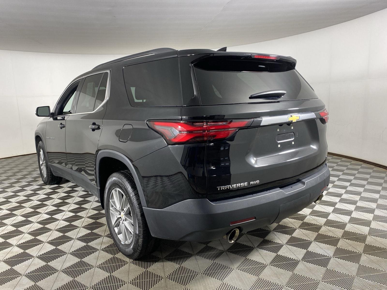 Used 2023 MOSAIC BLACK METALLIC Chevrolet LT Cloth image 5