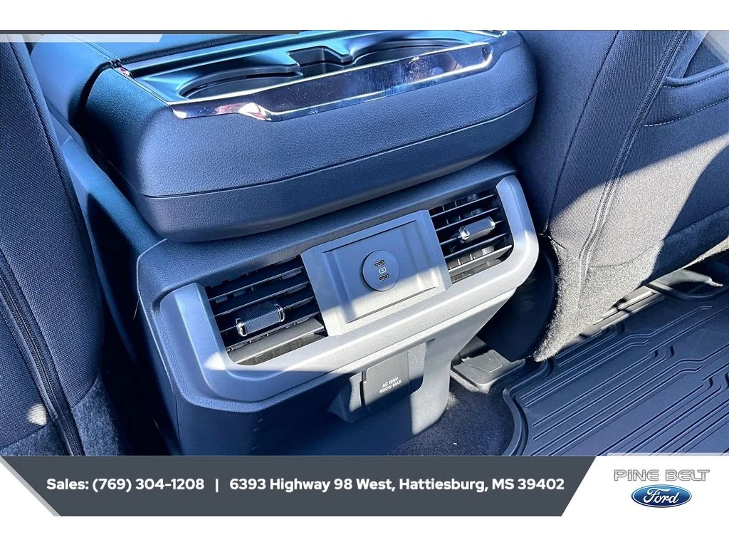 New 2026 Oxford White Ford XLT image 25