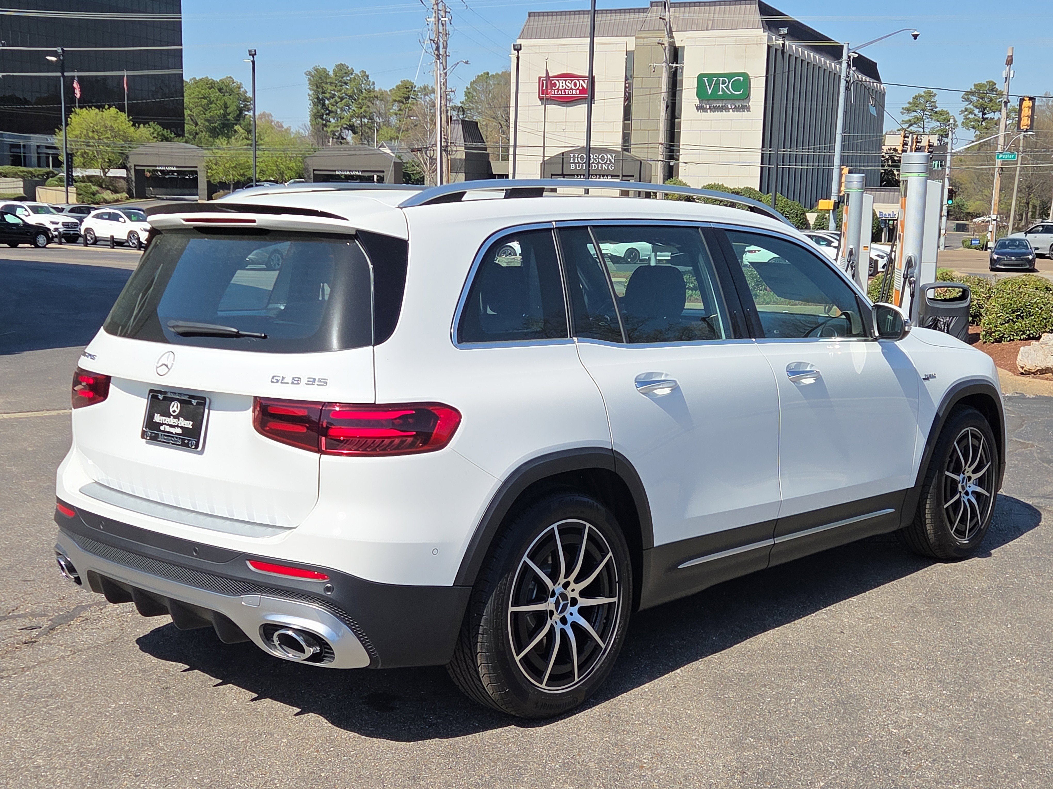 New 2026 Polar White Mercedes-Benz GLB 35 AMG® image 36