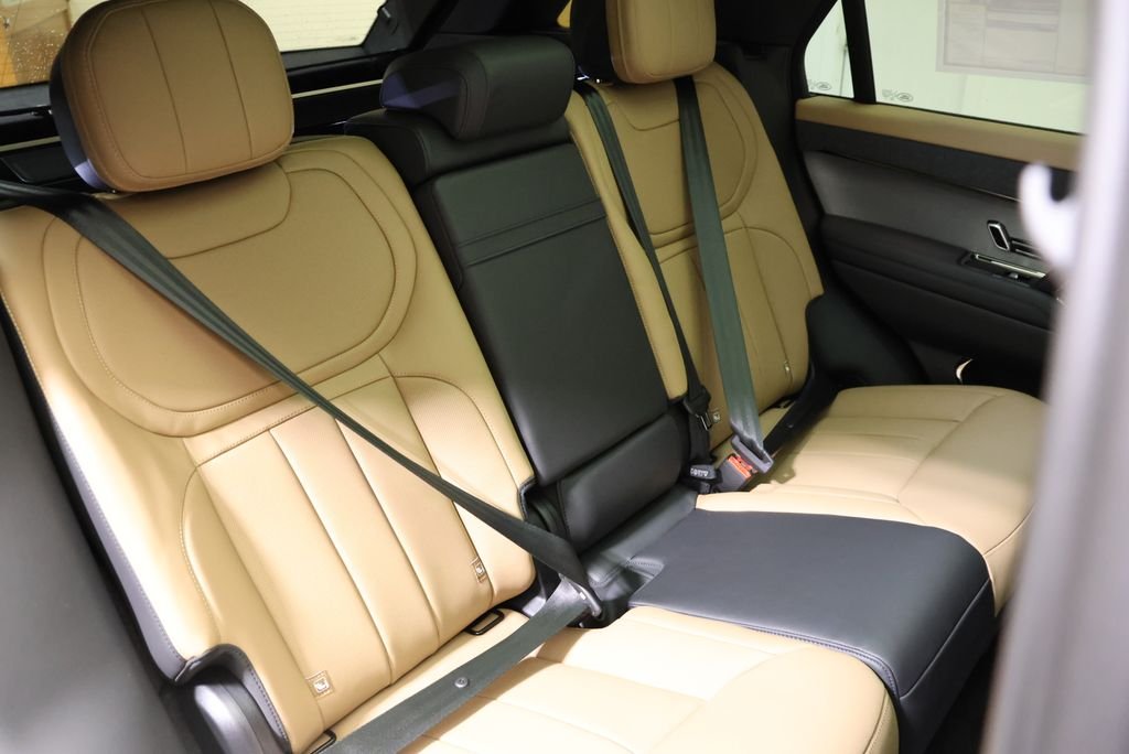 New 2026 British Racing Green Land Rover Dynamic SE image 45