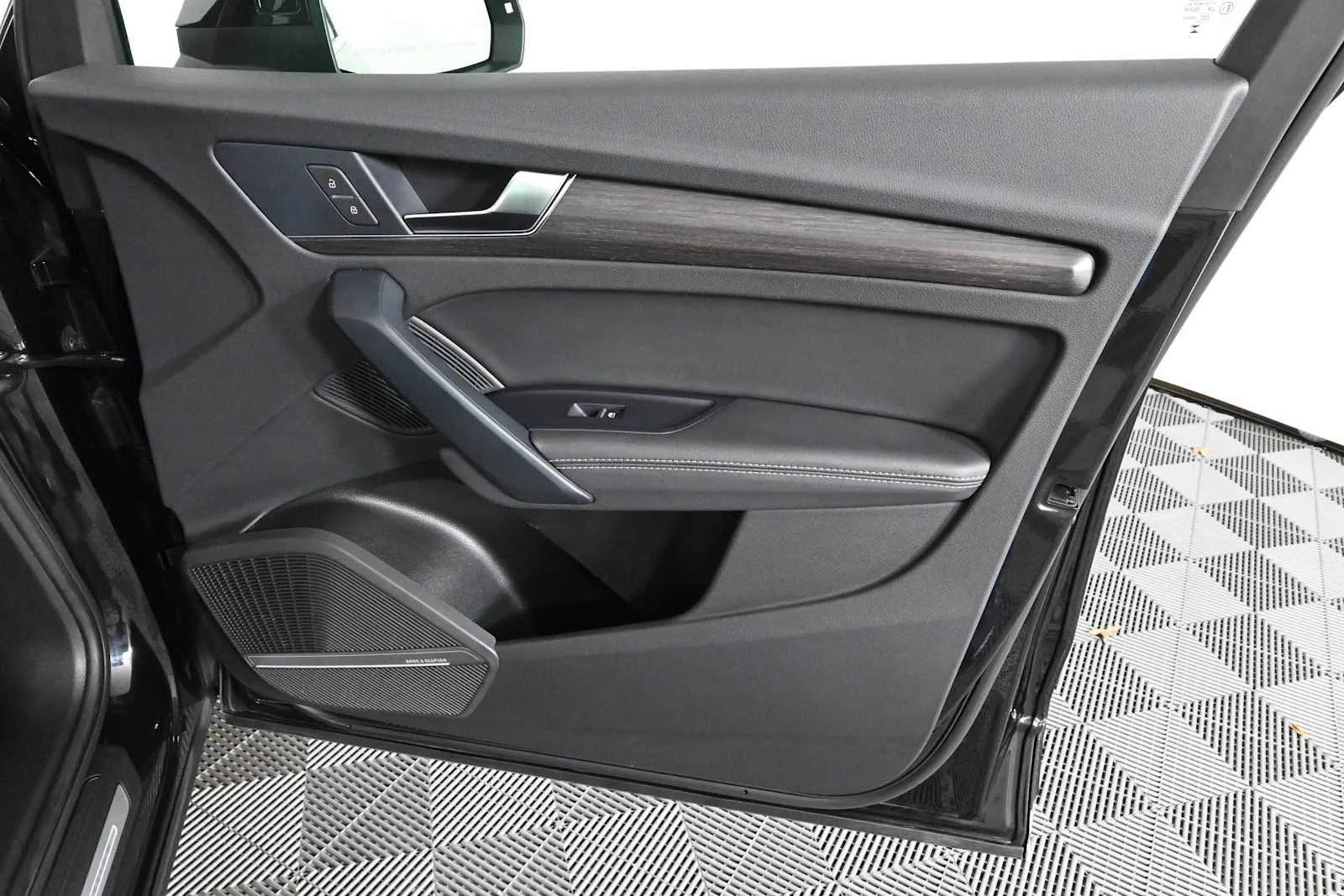 Used 2024 Mythos Black Metallic Audi S line Premium Plus image 11