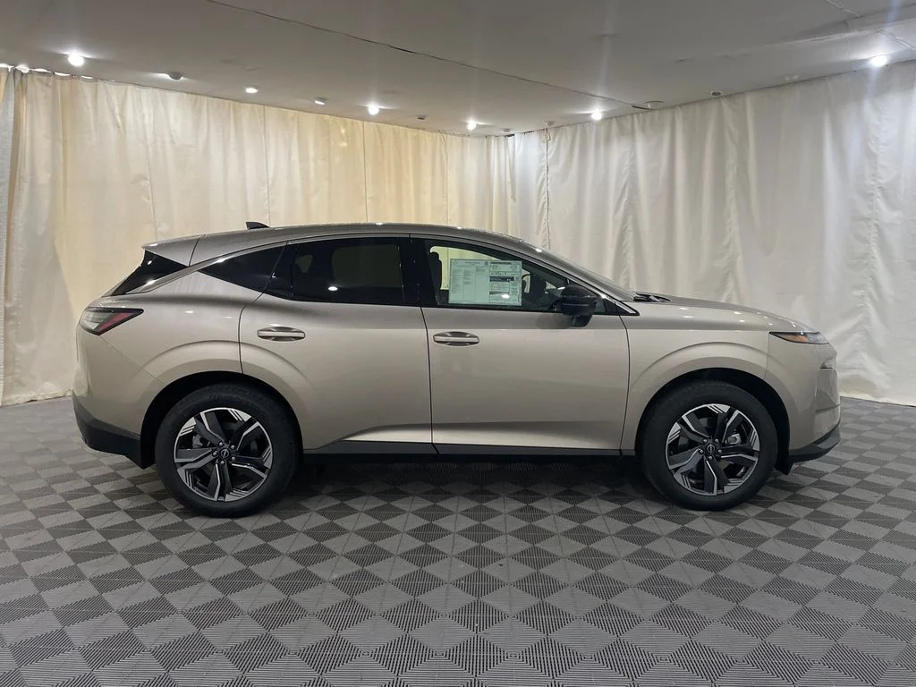 Used 2026 Champagne Silver Metallic Nissan SL image 5