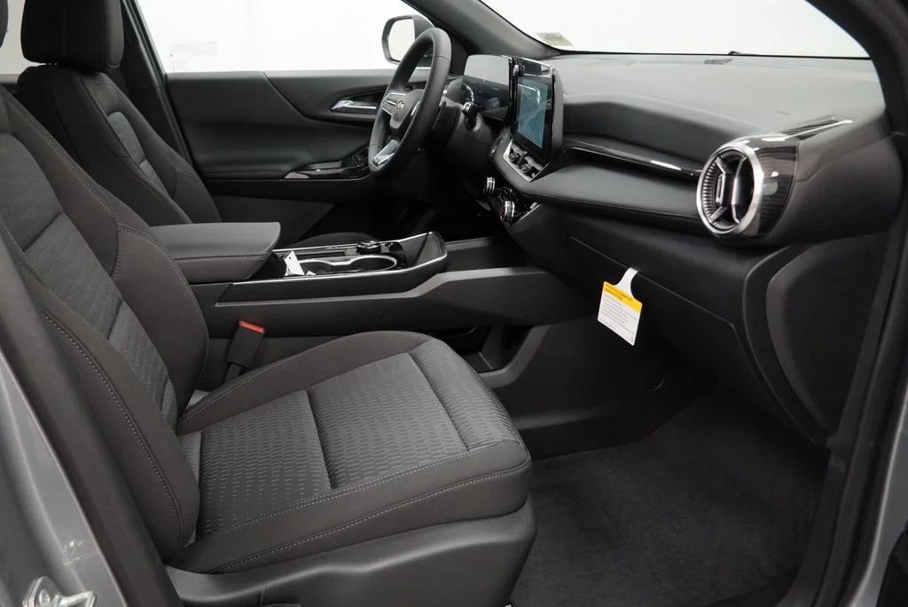 2027 Chevrolet Equinox LT - Photo 29